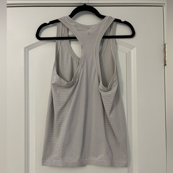 Athleta Stripe Momentum Seamless Tank, size L, like new! - Picture 4 of 7